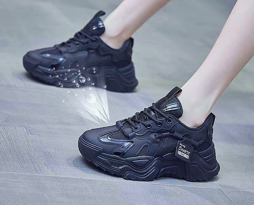 Women’s shoes for long standingat work,comfortable and slip- resistant waterproof