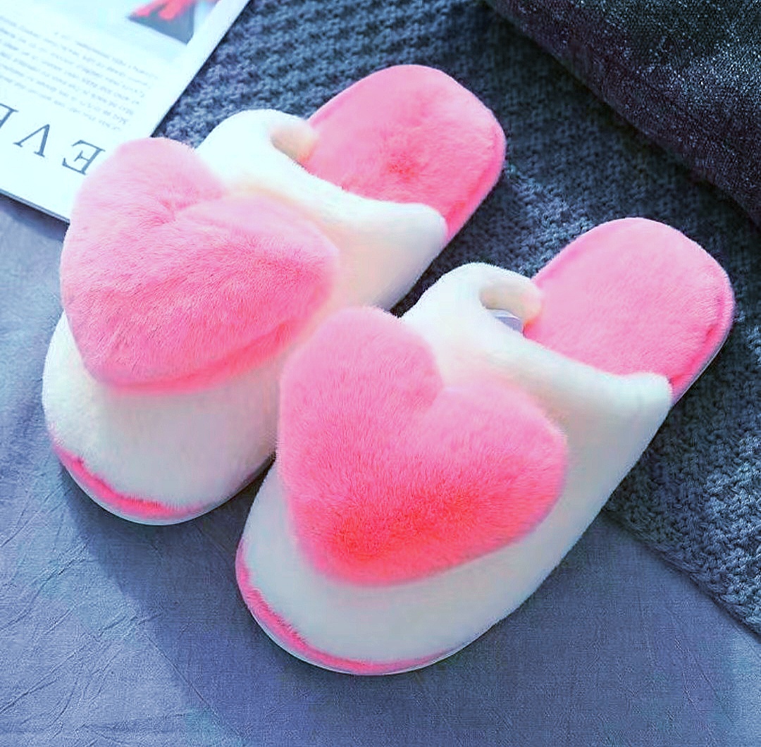 Super soft heart-shaped cotton slippers, cute home couple anti-slip indoor fashionable high-end warm winter slippers for women