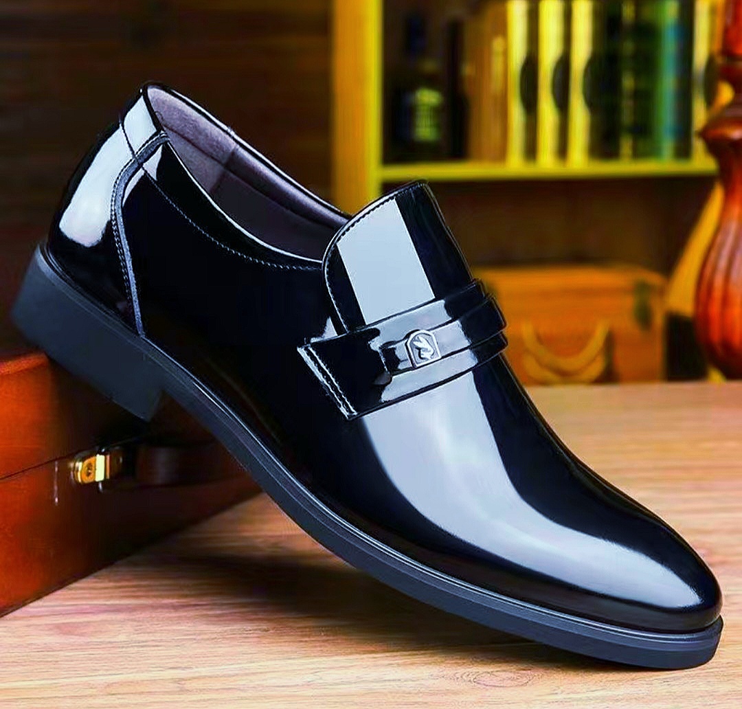 [first class product] black comfortable casual versatile leather shoes